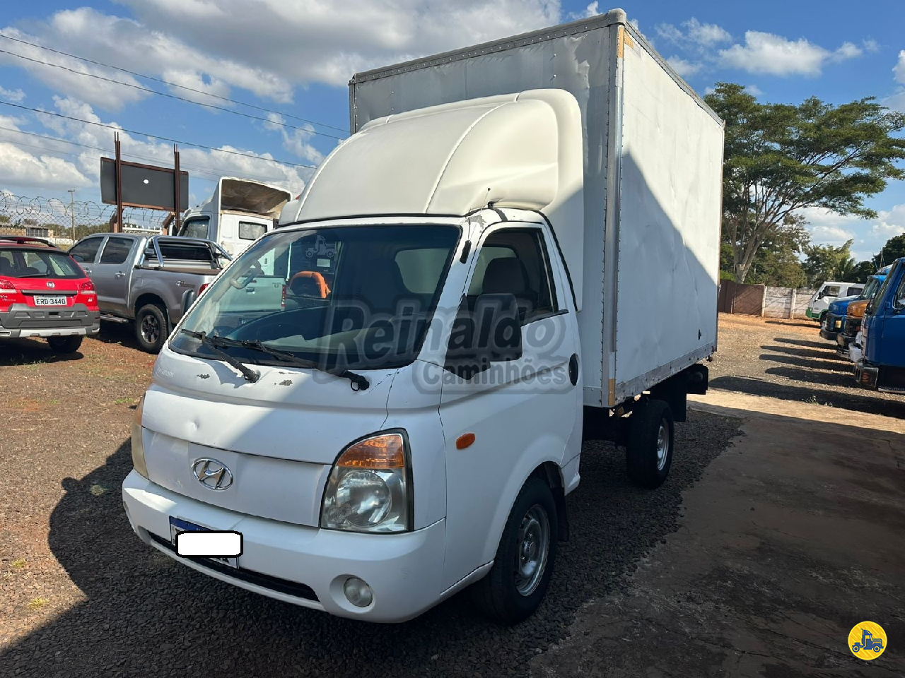 CAMINHAO HYUNDAI HR Baú Furgão 3/4 4x2 Reinaldo Caminhões ARARAQUARA SÃO PAULO SP
